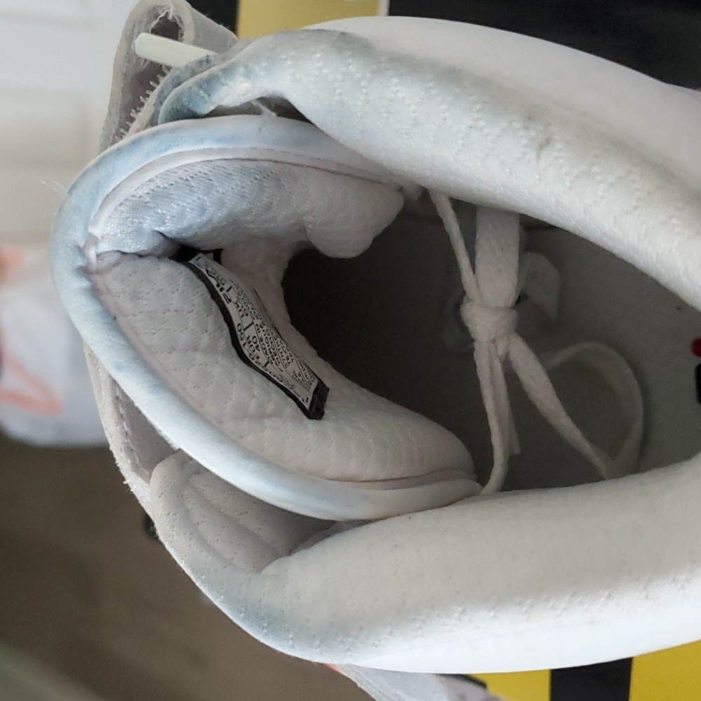 Sneakers - Picture 6 of 9
